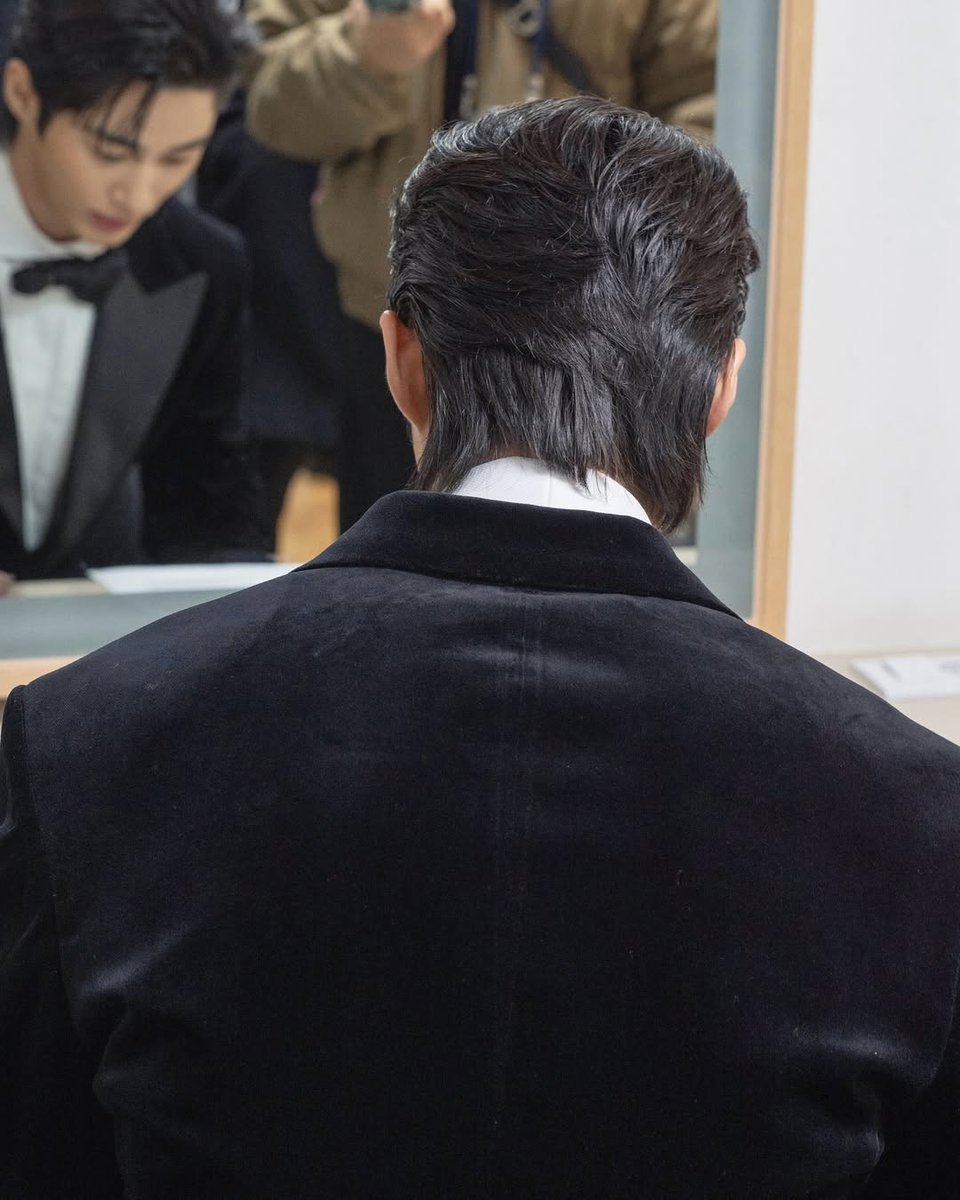 mihchie's tweet photo. Moments before the spotlight – calm and focused at the Blue Dragon Awards. https://t.co/pV2qzovhbg