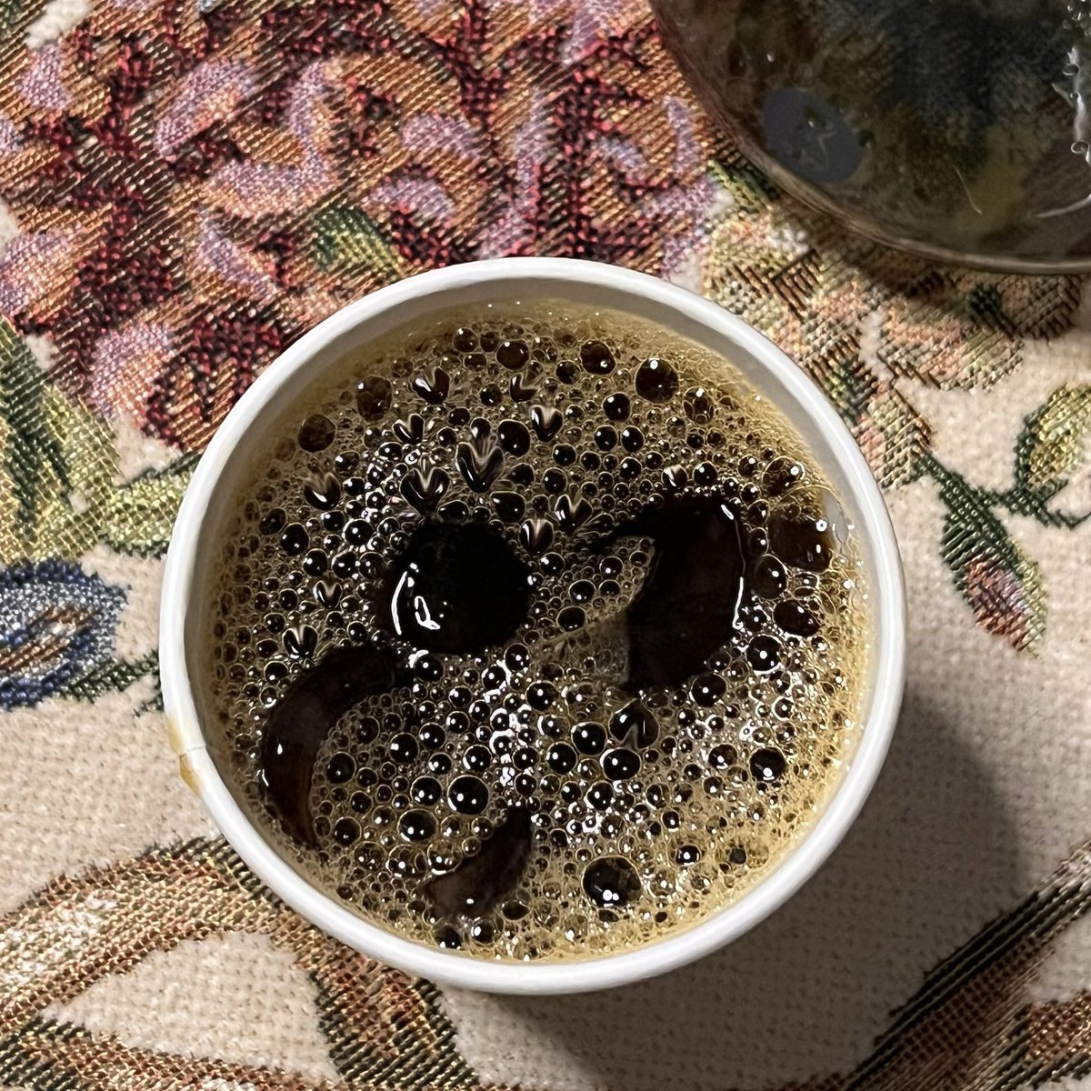 قهوة الرابعة فجراً 🤎.