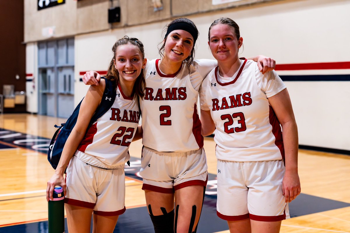 and then there was US #runwithus #w1n #discoveranddevelop #vamosrams