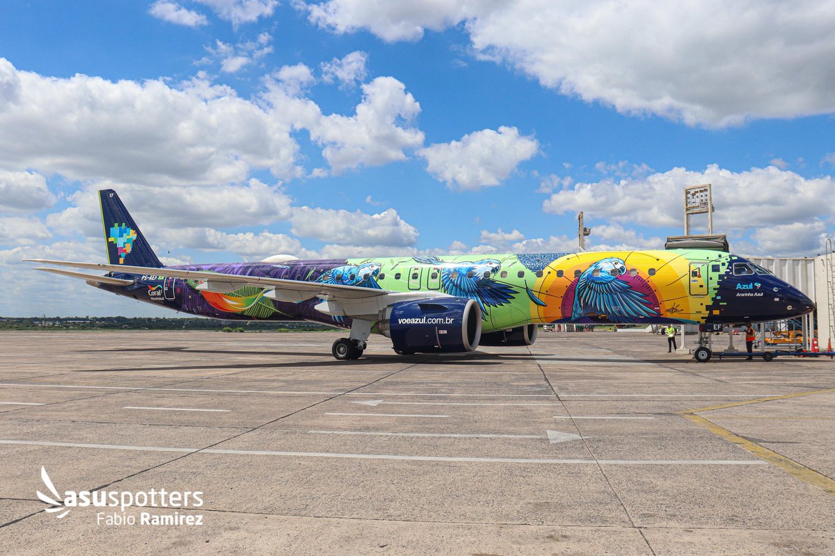 aeronauticapy's tweet photo. El día de hoy tuvimos al @embraer ERJ190 E2 más colorido de la flota de @azulinhasaereas con los colores de "Tropical Spix's Macaw" y bautizado con el nombre de "Ararinha Azul". Esta aeronave fue pintada utilizando 58 colores diferentes.
#asuspotters https://t.co/SEJVvdUrKt