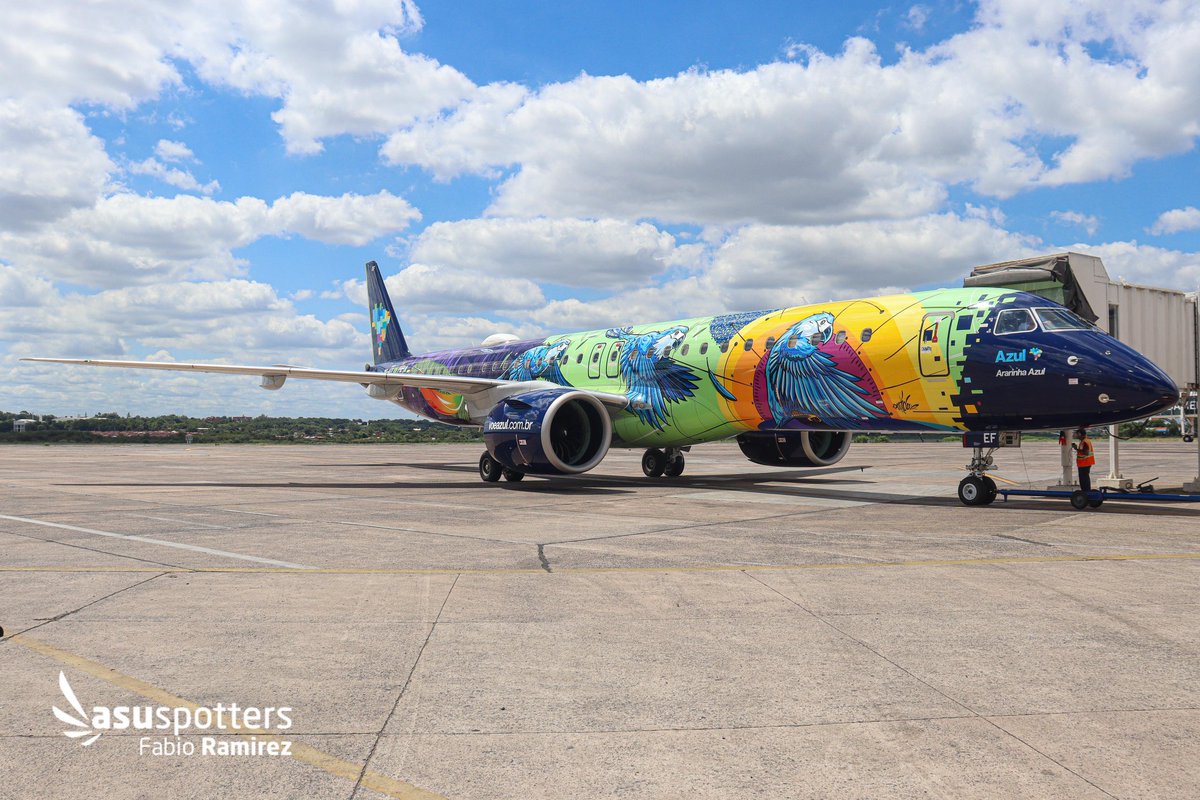 aeronauticapy's tweet photo. El día de hoy tuvimos al @embraer ERJ190 E2 más colorido de la flota de @azulinhasaereas con los colores de "Tropical Spix's Macaw" y bautizado con el nombre de "Ararinha Azul". Esta aeronave fue pintada utilizando 58 colores diferentes.
#asuspotters https://t.co/SEJVvdUrKt