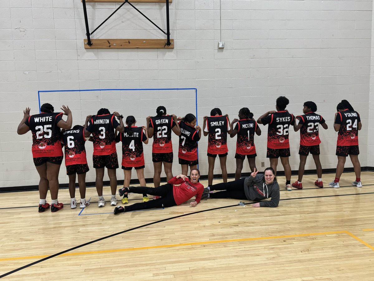 Kenzie_White_25's tweet image. We had a good game today winning 53-16!! I had 22 points, 20 rebounds, 8 blocks, 7 assists, and 6 steals!! #gopirates #MPMS @vjhAlways100 @reggietharp @D3_Y0UNG