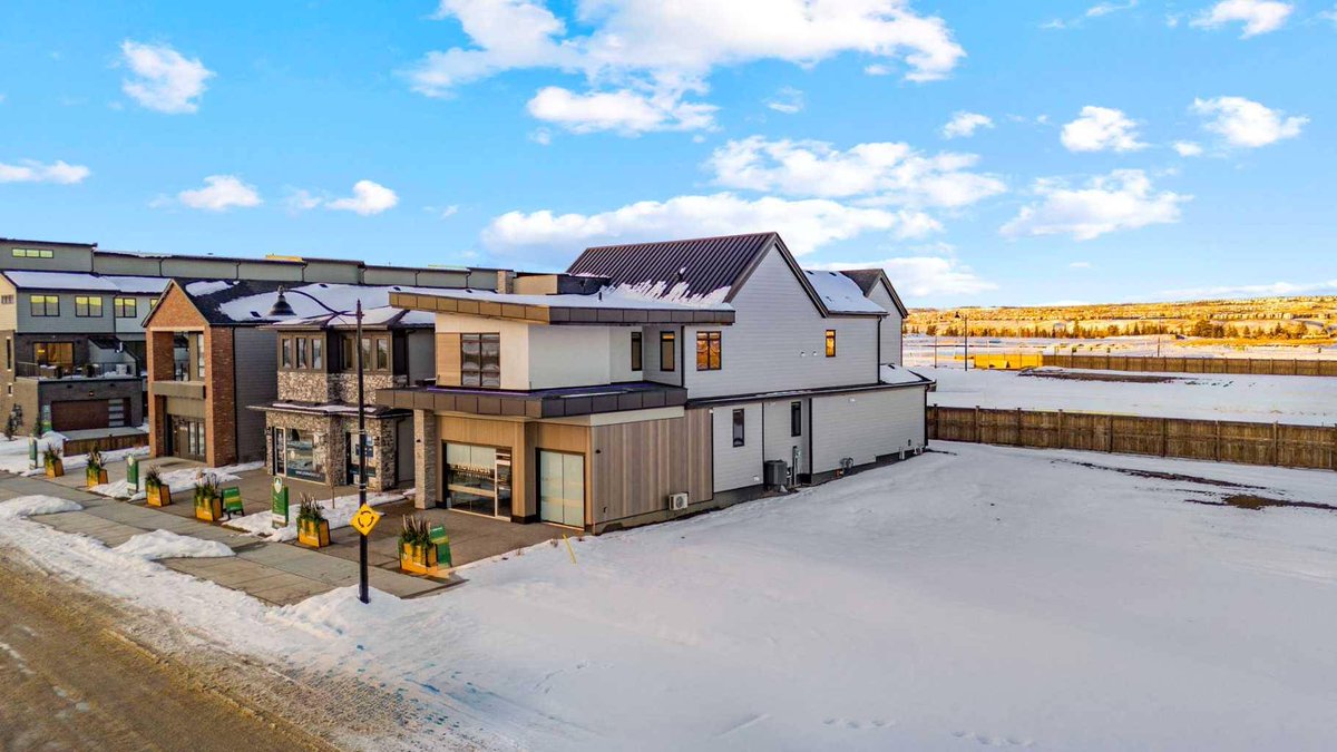 RyanParry's tweet image. 360 Greenwich DR Northwest, Calgary, AB T3B5X4 just hit the market!
Take a look at this awesome space: ryanparry.com/d8ratre3