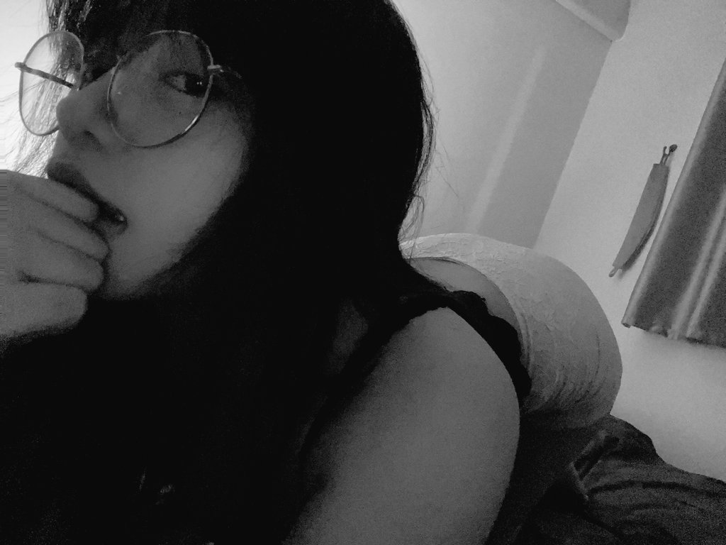 llopoems's tweet photo. ᅟ
             Boa noite, pode? https://t.co/kdEojxxbKP
