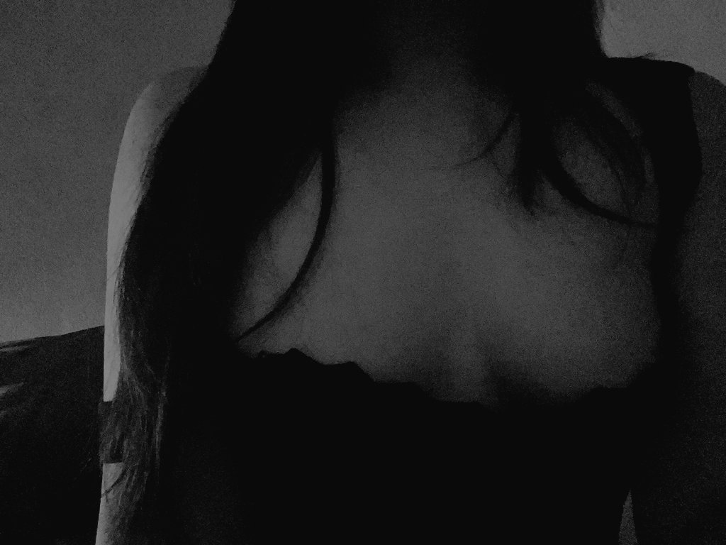 llopoems's tweet photo. ᅟ
             Boa noite, pode? https://t.co/kdEojxxbKP