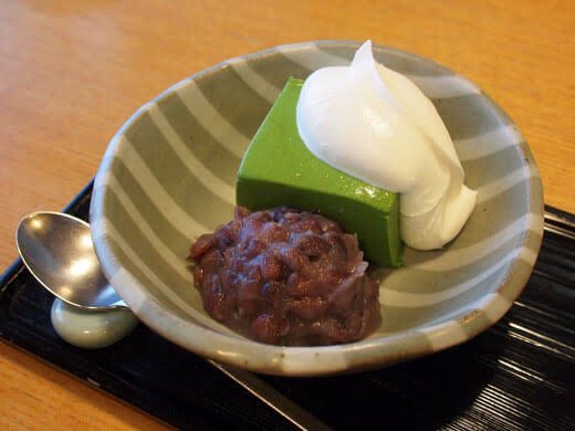 <a href="/twi0531/">天</a> 今はなき神楽坂の名店『紀の善』ですね。
抹茶ババロアが絶品でした。