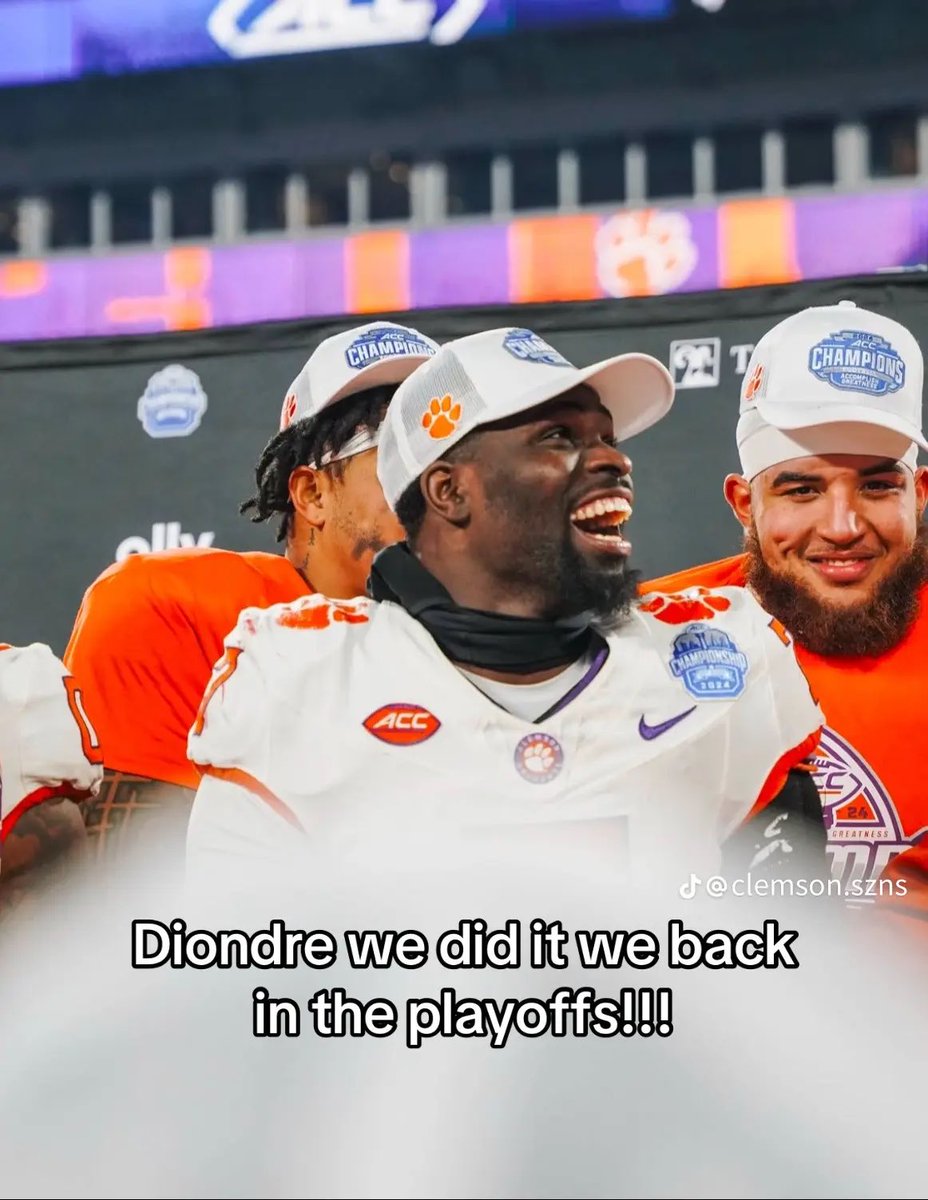 adamdropsbombs's tweet photo. #For14🧡💜 https://t.co/g9buU0jieu