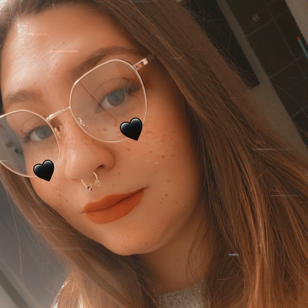Witchybooty420's tweet photo. Honestly thinking about dying my hair again. What color do you guys suggest? #hair #mentyb https://t.co/40b9Yuxdgy