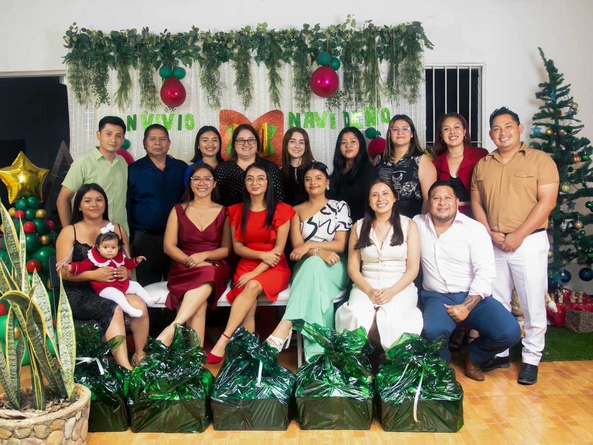 TANUXIL's tweet photo. 📷Esperamos el 2025 con mucho entusiasmo para seguir trabajando por el desarrollo integral de las juventudes de Petén, Guatemala. https://t.co/erFoh1nMSH