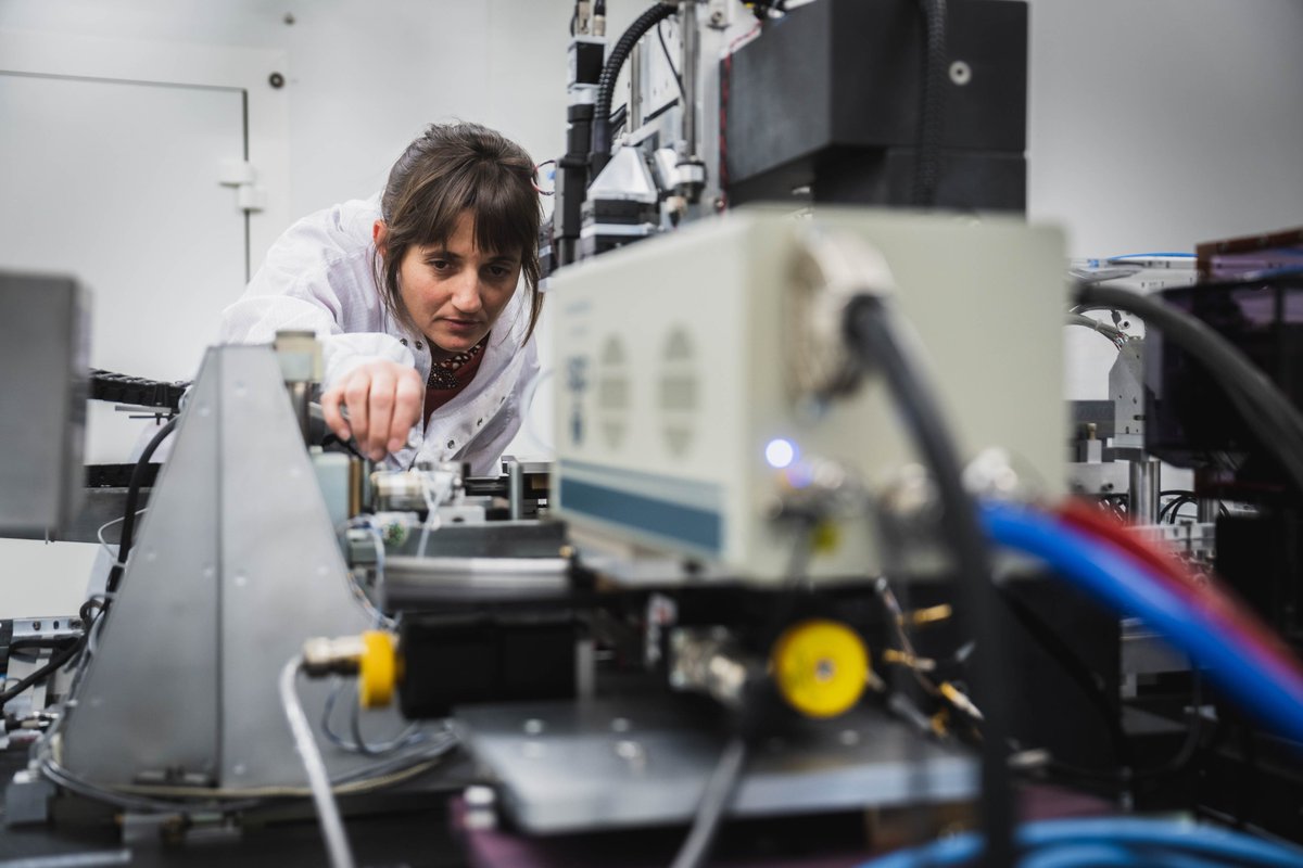 esrfsynchrotron's tweet photo. π¦#SpotlightonScience
X-ray holotomography at ESRF beamline ID16B revealed key differences in damage mechanisms between single- and multi-fibre polymer composites, challenging how these high-tech materials are evaluated.
Read more πhttps://t.co/h6FoNLabTQ
@lightsources https://t.co/10aEIzN46S