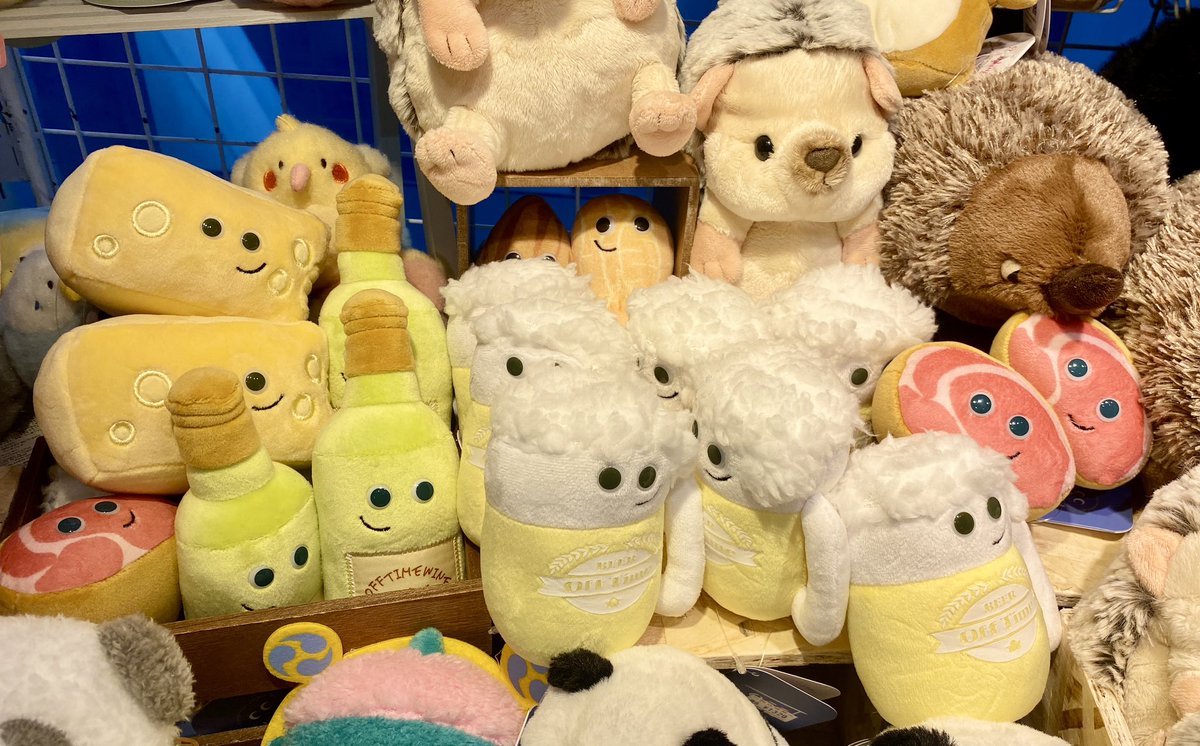 sunlemon_staff's tweet photo. #ぬいフェス　

オフタイムシリーズ入荷しました！
ビール、ワイン、チーズ、生ハム、ナッツ
渋滞してます〜🍺

#サンレモン　#OFFTIME　#ぬいぐるみ https://t.co/AuO1R7gQA7