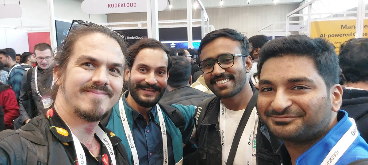 birthmarkbart's tweet photo. Meeting so many people in person for the first time!!! https://t.co/PYqvIP1P5v