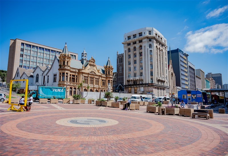 Uncover a piece of history at the Old Port Elizabeth Main Library, located in Richmond Hill’s Market Square. This Victorian Gothic gem, with its striking terra-cotta exterior from England, is a must-visit for history and design lovers when in the Eastern Cape. 

#MeetSouthAfrica