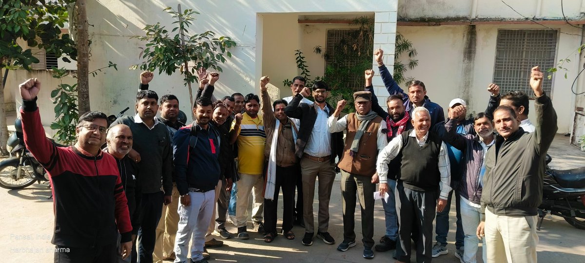 बिजली निगमों के निजीकरण के खिलाफ #भीलवाड़ा शहर के कर्मचारी #काली_पट्टी बांध कर विरोध जताते हुए।

#Stop_Privatization_of_Electricity

#बिजली_का_निजीकरण_बंद_करो 

<a href="/BhajanlalBjp/">Bhajanlal Sharma</a> 
<a href="/RajCMO/">CMO Rajasthan</a> 
<a href="/PMOIndia/">PMO India</a> 
<a href="/ml_vikas/">vikas sharma</a> 
<a href="/ashokgehlot51/">Ashok Gehlot</a> 
<a href="/myogiadityanath/">Yogi Adityanath</a>