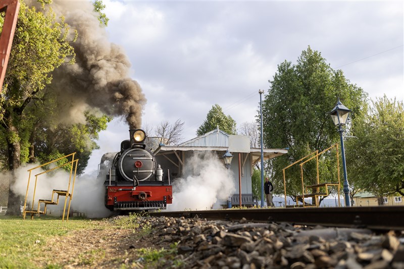 Choo-choo your way through history on the iconic Steam Train at Sandstone Estate! Journey back in time as you ride through breathtaking landscapes, experiencing South Africa’s rich history and scenic beauty all in one unforgettable adventure in the North West. 

#trains #outdoors
