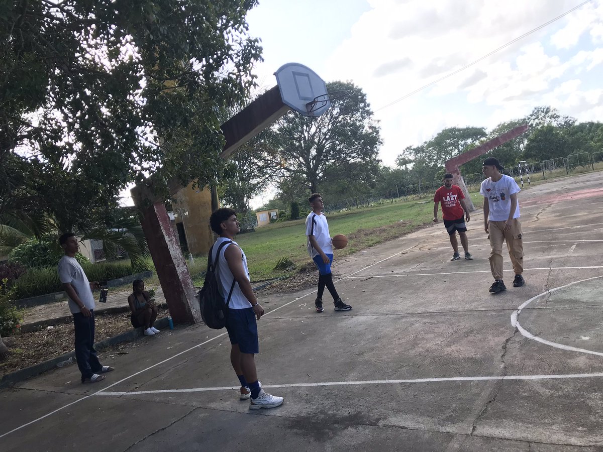 FCEE___'s tweet photo. 🙌🏻En la tarde de hoy se realizaron los Interaños de nuestra facultad con ✅éxito donde el principal objetivo fue que todos los estudiantes se divirtieran a lo máximo y dar los primeros pasos hacia los legendarios JUEGOS ITABOS🙌🏻 https://t.co/SfQdH5Xmah