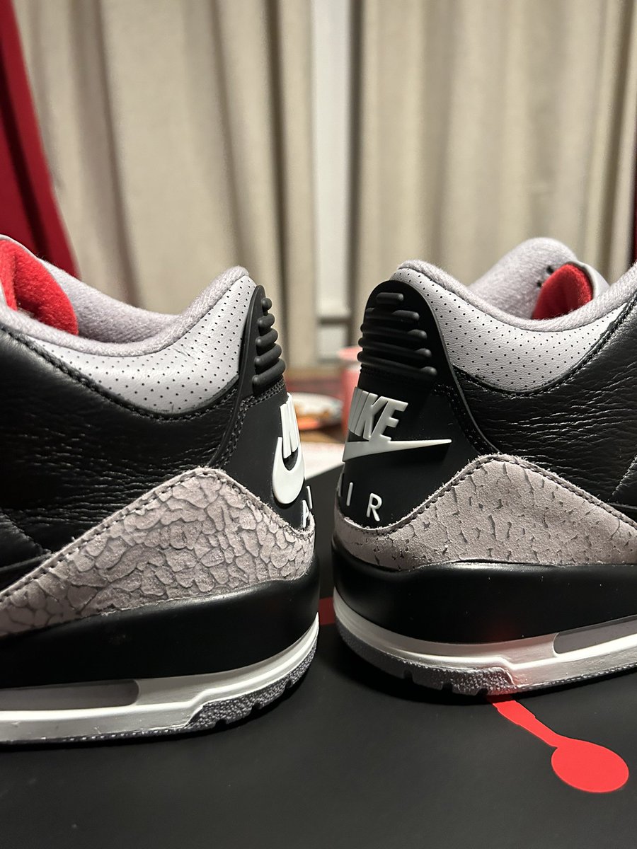RickColon's tweet photo. @nikestore looking to see what can be done besides return, finally won one on a shock drop, if I return would be forced to pay over retail, exchange possible? I know this can’t be Nikes best, elephant print on right heel terrible, doesn’t even match plz help 🙏🏽 https://t.co/Z3rK45QMP3