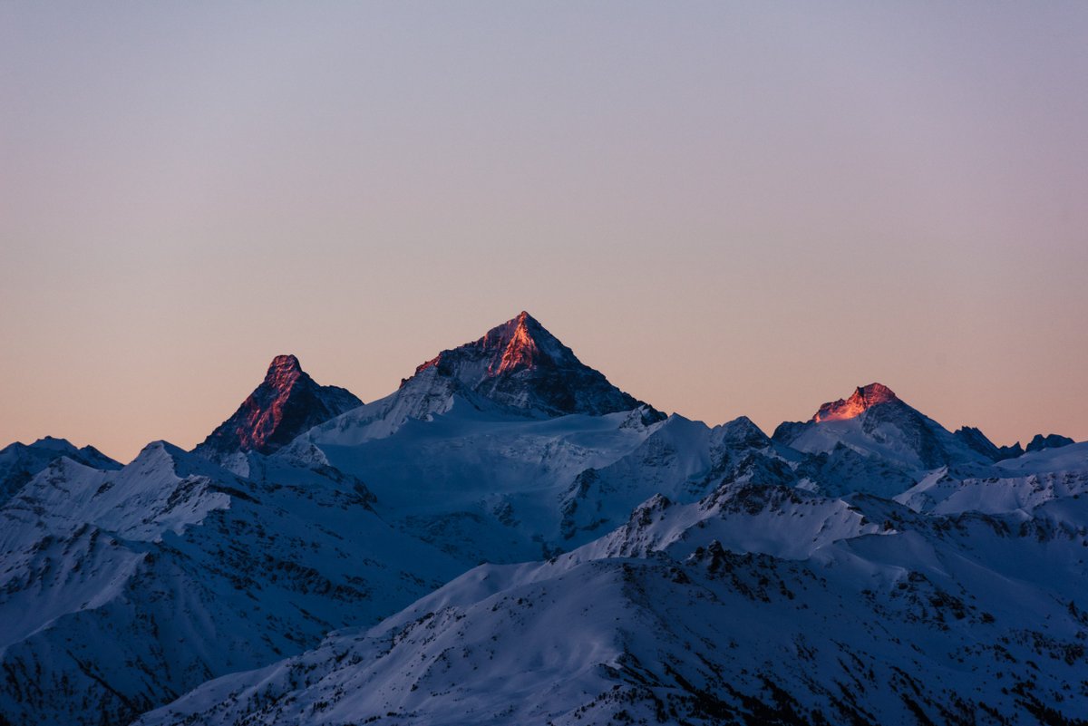 Did you know that today is International Mountain Day? We're celebrating the majestic diversity of the Swiss Alps! 🏔🇨🇭

Which Swiss mountain is your favorite? 👇 Share it with us in the comments.