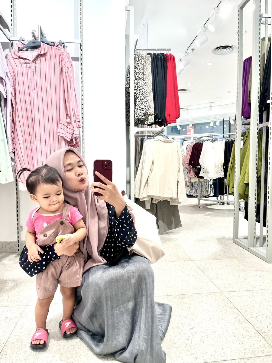 Perdana ke mall tanpa ayah wkwkw kita akur2 ya Naaak 🎀🤏🏻🫶🏻