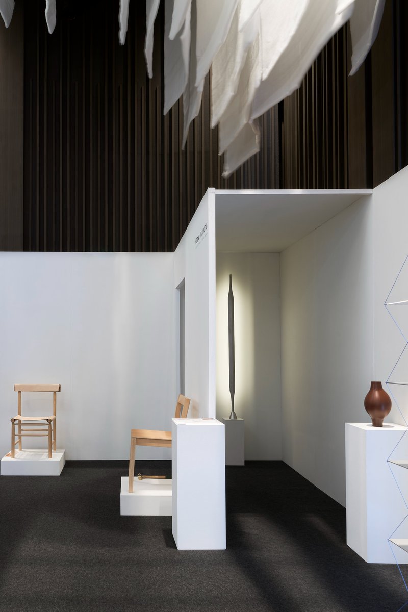 IKohdai's tweet photo. DESIGNTIDE TOKYO 2024にお越し下さったみなさま、ありがとうございました。
今回の展示では新作チェアのGUGUとBERON、スタンドライトのARROWを中心とした展示でしたがどれも一貫して八王子の工房で制作した自主制作品です。ブースの施工もスタジオ発光体のメンバーに手伝ってもらい何とか形にすること https://t.co/pkdNgk7eMv