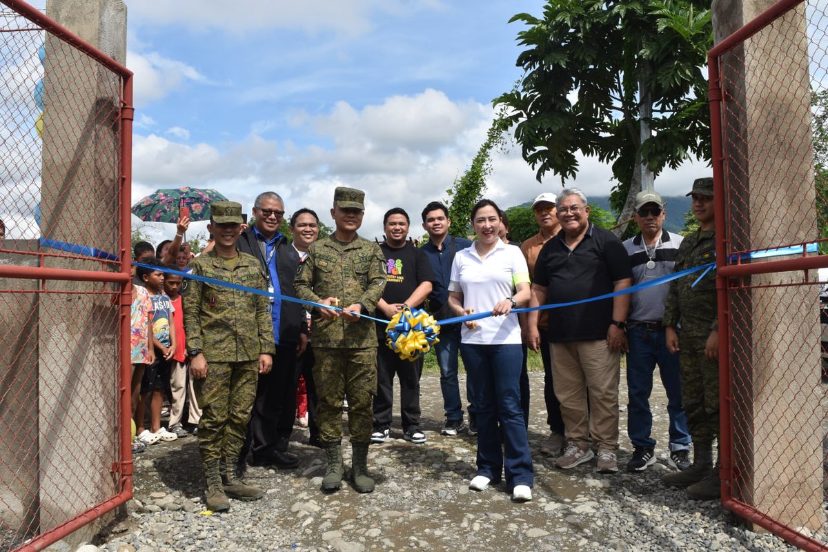 MatatagTwenty9's tweet photo. Cabadbaran LGU and 29IB facilitated the Turn-over Ceremony of Fencing and Gift-giving for children for Friends Rescued and Toolkit Distribution for TESDA Graduates of Shielded Metal Arc Welding NC I, Carpentry NC II and Land Preparation at Purok 8, New Hope Village, CBR https://t.co/lWup5Cg9ob