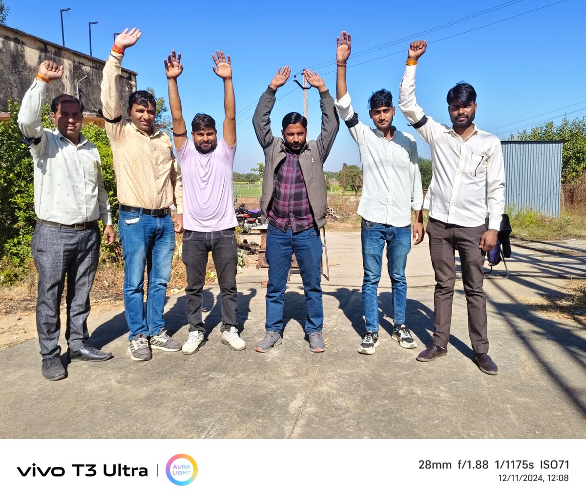 बिजली निगमों के निजीकरण के खिलाफ #जयपुर  के कर्मचारी और अधिकारीयों ने #काली_पट्टी बांध कर विरोध जताते हुए।
#Stop_Privatization_of_Electricity

#बिजली_का_निजीकरण_बंद_करो <a href="/artizzzz/">Arti Dogra</a> <a href="/discomraj/">Rajasthan State Electricity Board Staff</a> <a href="/RajCMO/">CMO Rajasthan</a> <a href="/hlnagar/">Heeralal Nagar</a>