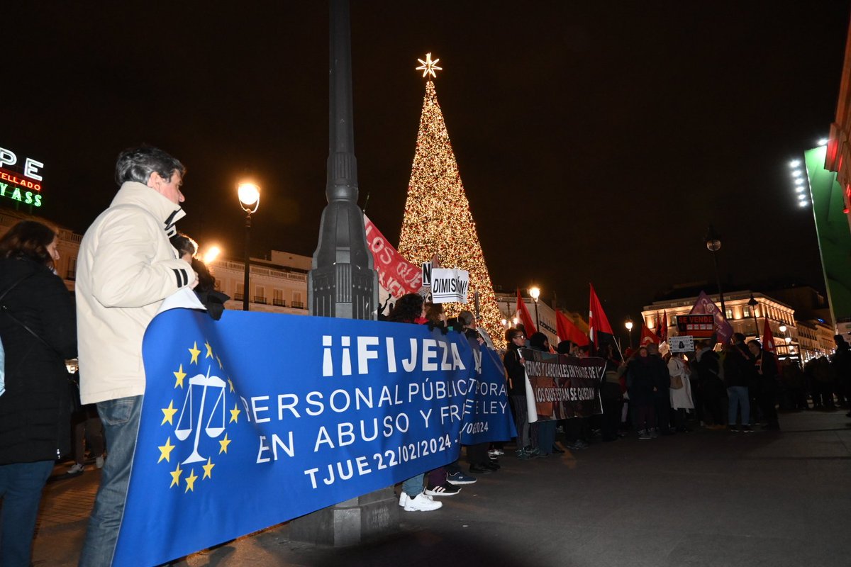 CGT_Madrid's tweet photo. INTERINAS 🟥⬛️ Concentración en #Madrid Puerta del Sol

#Interinas #Interinos en lucha

Contra los ceses, contra las (des)estabilizaciones, contra las privatizaciones en la @ComunidadMadrid

@CGT #XLoPúblico
#StopCeses #FijezaYa #LasQueEstamosNosQuedamos

@cgtsapmadrid @CgtFetap https://t.co/aMi9esHFZS