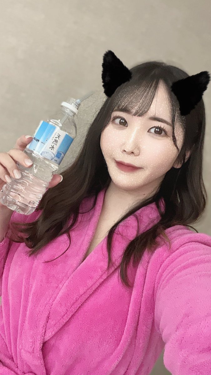 ayaka0826H's tweet photo. 久しぶりの撮影でした😋✨
1年ぶりくらいかな〜？？
ちょっと緊張しましたが同じ事務所の先輩方と一緒だったので楽しかったです🤍
ありがとうございました🤍🤍 https://t.co/3W74yehzSB
