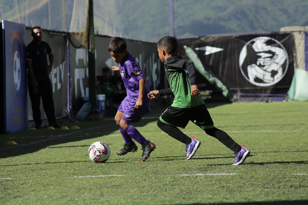 ¡AEF Golea!⚽️

<a href="/aedefutbol/">Acad. Euroamericana</a> estuvo firme y contundente en la cancha frente a @fusionacademica 🤯

🏆Division Base oro | Sub-09

#LigaPipoRossi | ʟᴀ ᴍᴇᴊᴏʀ ʟɪɢᴀ ᴅᴇ ᴄᴀʀᴀᴄᴀꜱ