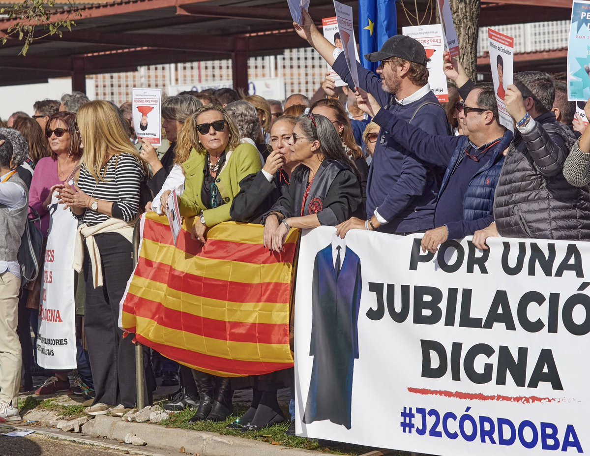 Hola, <a href="/sanchezcastejon/">Pedro Sánchez</a>, <a href="/PSOE/">PSOE</a> <a href="/SaizElma/">Elma Saiz</a> <a href="/CorujoBorja/">Borja Suárez Corujo</a>. Saben que <a href="/Mutualidad_es/">Mutualidad</a> se fundó en 1948? Si su (fallida) trayectoria terminará en 2027, por qué les dejan miles de rehenes? Acuérdense en sus programados festejos de 2025 #Pasarela1x1AlRetaParaTodos