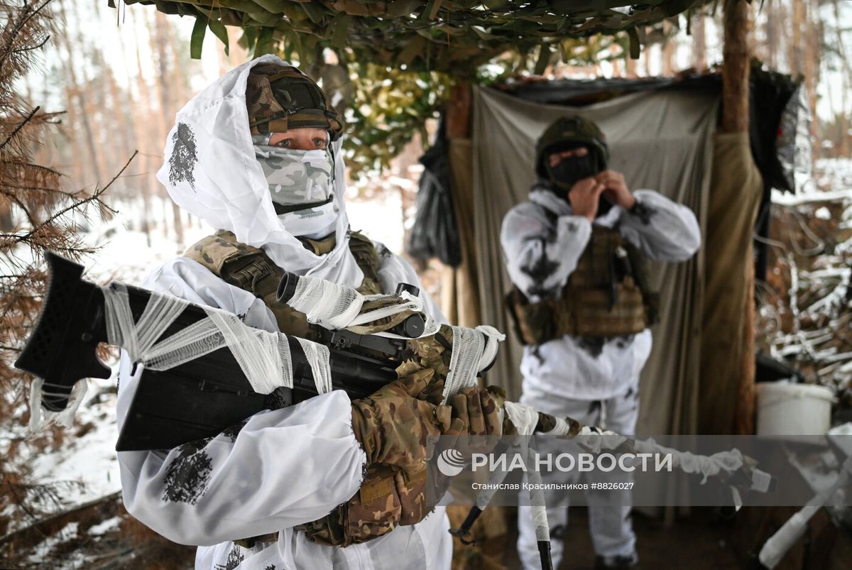 TheGreyPatriot_'s tweet photo. 🇷🇺 Sniper from Volunteer Regiment "Bashkorostan" of 25th Combined Arms Army within Group of Forces "Zapad" departing to frontline with his ASVK rifle. Today

Part 1 of 3

#Russia #Russian #Russians #Today #SVO #Sniper #Marksman #ASVK #Military #Army #Tactical #Winter #Camouflage https://t.co/kGbGcx24oZ
