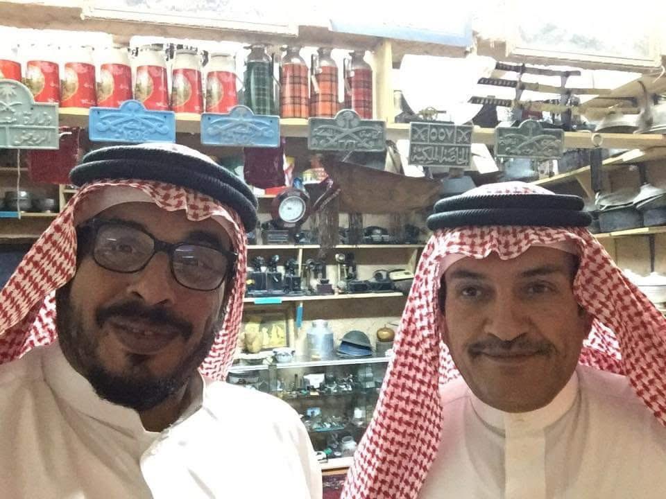 #ساحة_شعر_الكسره 
#من_ادب_المراسلات 
وينك ياحاكم  صفانا  صُف
        عيا الصفا يصف  في صفي
والله لو  ان  الاراضي  قُف
         يمكن  بها  الزرع  يستوفي
#محمد_الحجوري 

مادام نهر الصفا  ما جف
         ومن كل الاشراط مستوفي
يظهر لنا شيء مايوصف
                  ويبان ماكان متخفي