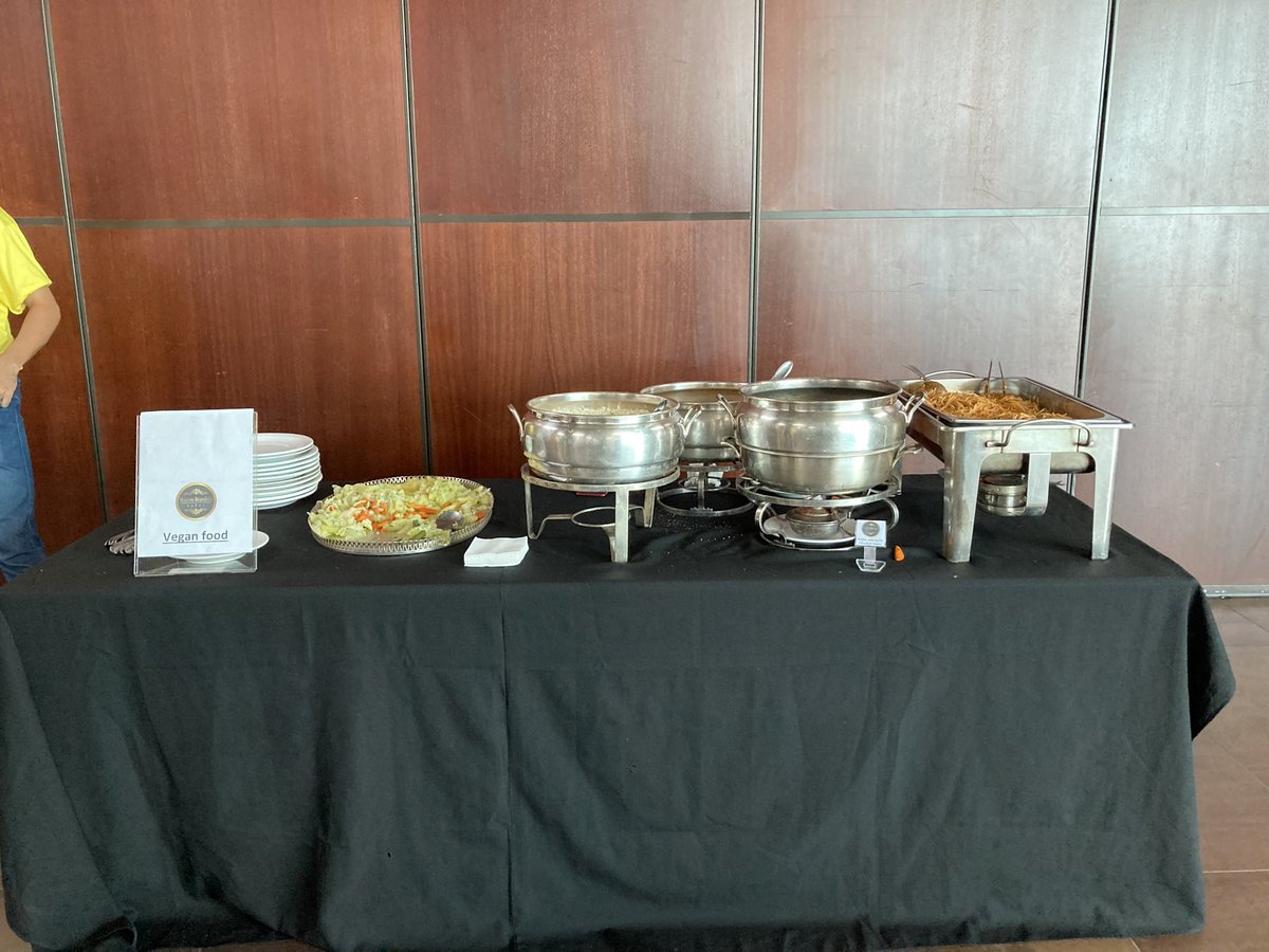 asahina820's tweet image. セッション会場のランチ
日によって少し違うメニューでした！
特にお肉とお魚がめちゃうまでした🍖🐟
 #FOSS4G2024