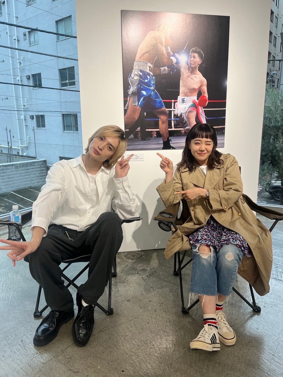 anokuzu_tbs's tweet photo. 🥊#あのクズを殴ってやりたいんだ🤍
3ヶ月間、観戦ありがとうございました!!

ボクシングカメラマン海里の個展「前進」
前に進んだ2人のオフショット😉💛

何度でも #クズきゅん したい方は
TVerとU-NEXTでもう一度！👀
🔗 https://t.co/hKSO5ySd7d

#奈緒 #玉森裕太 #あのクズ https://t.co/aRGiYT0z7d