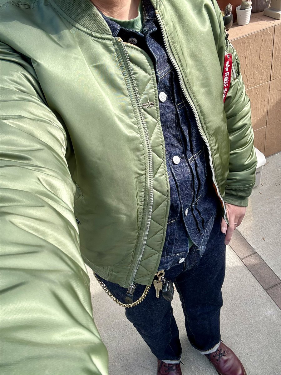 toshi8211_tw's tweet photo. #今日の靴 #着用記録
ブラックチェリーフェザーストーンのベックマン9011🥾×JELADO301EXX👖

もう10年になるベックマン🥾一度ハーフソール張り替えてますし、まだまだ履いていきます😊

#redwing #9011 #Beckman #RoundToe #JELADO #301EXX #JEANS #靴 #足元 #407EXX #1st #DENIMJACKET #ALPHA #ma1 https://t.co/KP2Mys7UQ0