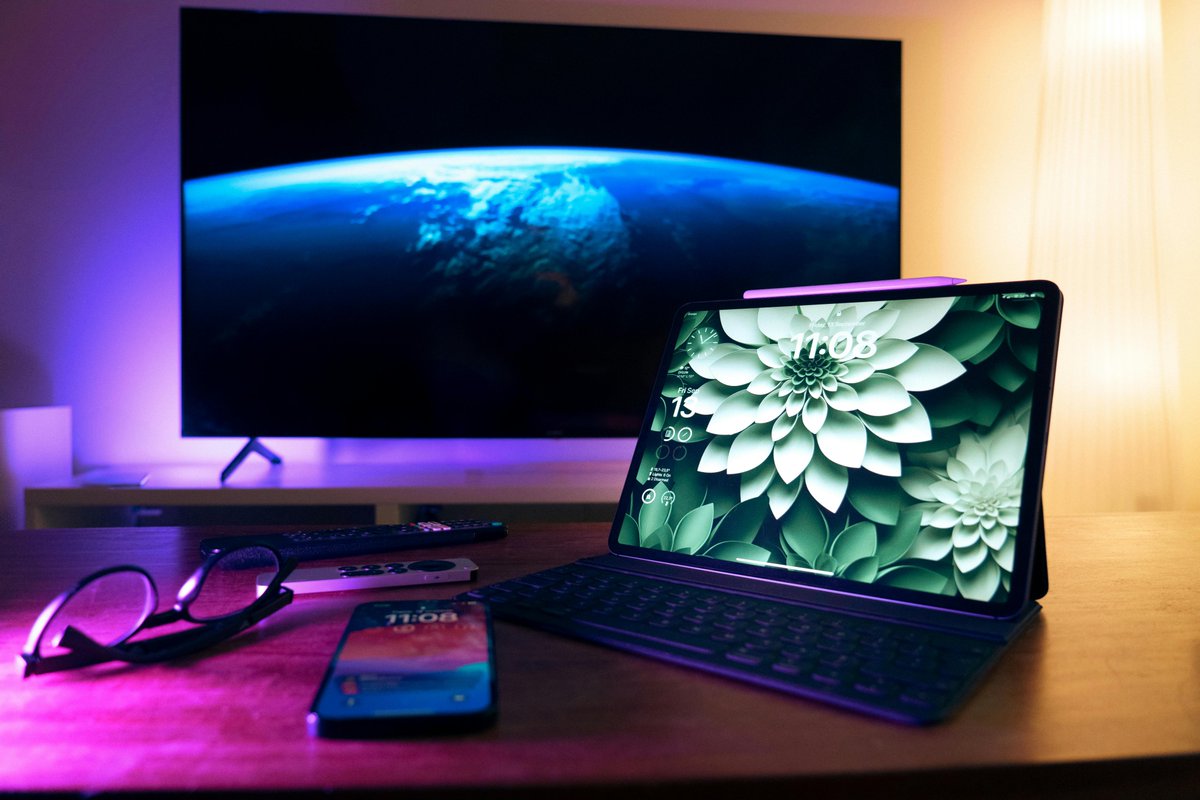 TopTechNest's tweet image. 🎄💻 Why wait for Santa? 🎅 Gift yourself the ultimate tech upgrade today! From laptops to smart home gadgets, TopTechNest has it all. 

Shop here 👉 toptechnest.com

#GiftYourself #TechForYou #TopTechNest #HolidayTechDeals #TechTrends #TechUpgrades #LaptopDeals #TopTech