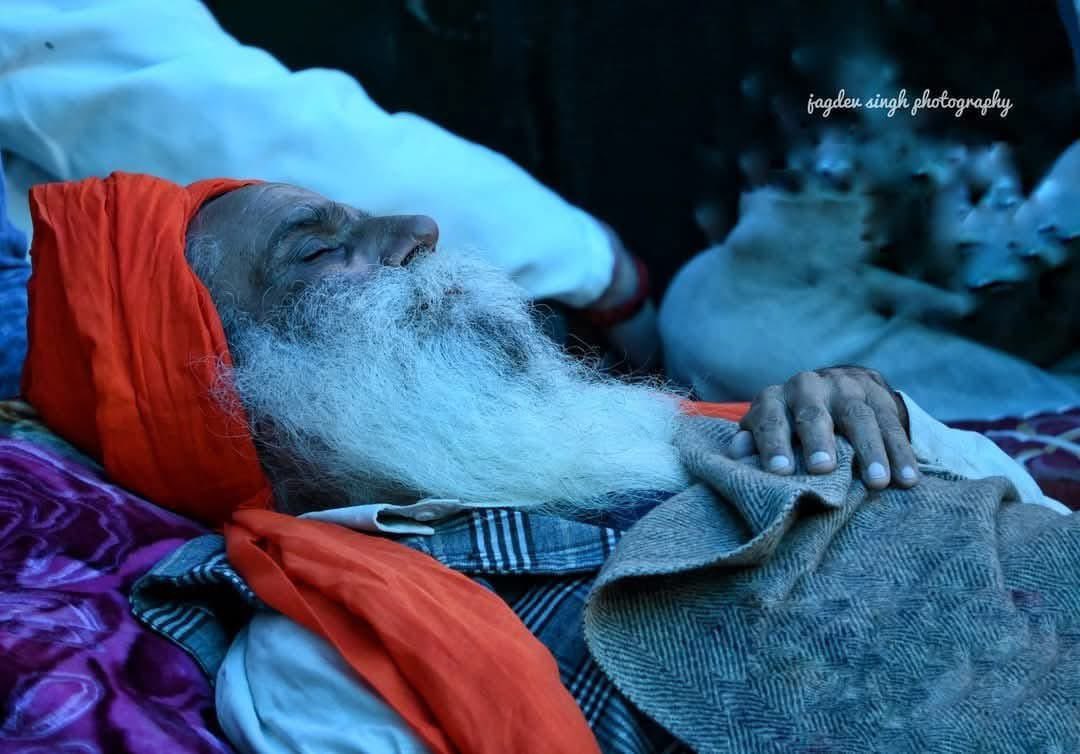 AmarjitRarra's tweet photo. ਅੱਜ ਸਾਰੇ ਵੀਰਾਂ ਨੂੰ ਬੇਨਤੀ ਹੈ ਕਿ ਸ: ਜਗਜੀਤ ਸਿੰਘ ਜੀ ਡੱਲੇਵਾਲ ਹੁਣਾਂ ਦੀ ਚੜ੍ਹਦੀਕਲਾ ਵਾਸਤੇ ਹਰ ਗੁਰੂ ਘਰ ਹਰ ਮੰਦਰ,ਮਸੀਤ,ਗਿਰਜਾ ਘਰ ਵਿਚ ਚੜਦੀਕਲਾ ਦੀ ਅਰਦਾਸ ਬੇਨਤੀ ਹੋਣੀ ਚਾਹੀਦੀ ਹੈ ਇੱਕਜੁੱਟਤਾ ਦਾ ਸਬੂਤ ਦਈਏ ਤੇ ਆਪਣੀ ਜਾਨ ਨੂੰ ਹੱਕਾਂ ਲਈ ਜਿਹੜੇ ਕਿ ਸਾਡੇ ਸਭ ਦੇ ਹਨ ਦਾਅ ਤੇ ਲਾ ਕੇ ਬੈਠੇ ਉਸ ਮਰਜੀਵੜੇ #JagjitSinghDallewal https://t.co/lHR0kmxom3