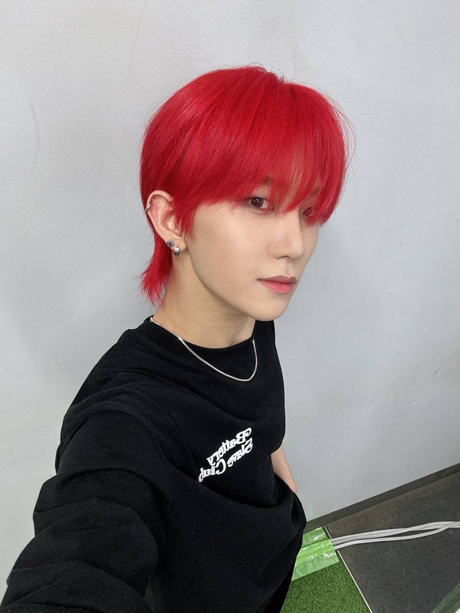 TNX_twt's tweet photo. 🫵🗣️🖤

#TNX
#오성준 #SUNGJUN https://t.co/hVgeFOmXUF