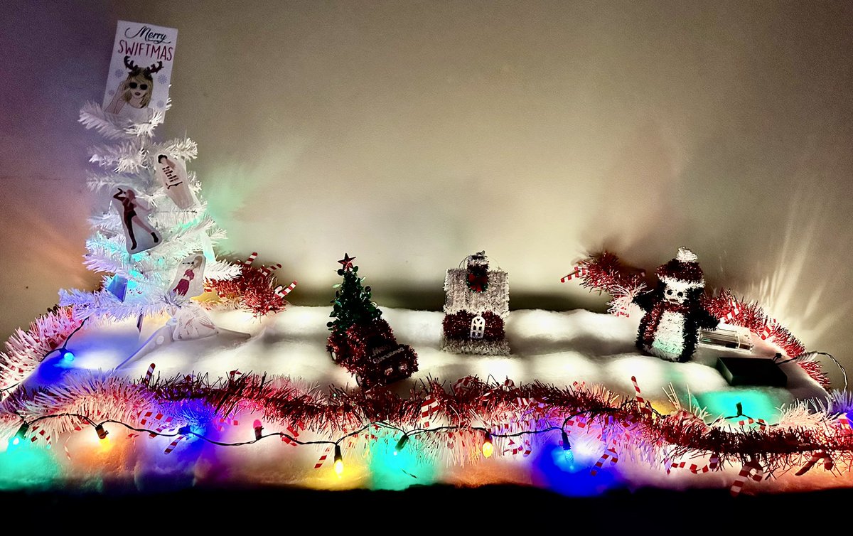 Inas Mohamed, MD, MS (@inasmohamed_md) on Twitter photo Our <a href="/UHRadiology/">UH Radiology Cleveland</a> residents are so much fun! 🤩 🥳
Walked into the reading room today to find the residents had decorated for the holidays 🎄🎊… and turned the abdominal attendings faces into Christmas tree ornaments.😄🧑🎄🎅
A big shoutout to our amazing residents Katy Our <a href="/UHRadiology/">UH Radiology Cleveland</a> residents are so much fun! 🤩 🥳
Walked into the reading room today to find the residents had decorated for the holidays 🎄🎊… and turned the abdominal attendings faces into Christmas tree ornaments.😄🧑🎄🎅
A big shoutout to our amazing residents Katy