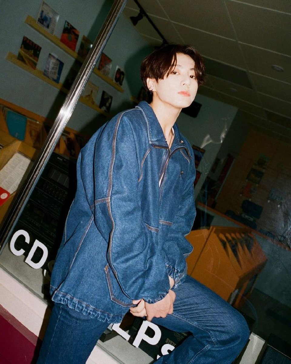 3Dkookie's tweet photo. This Jungkook https://t.co/FxoH1SrpDy
