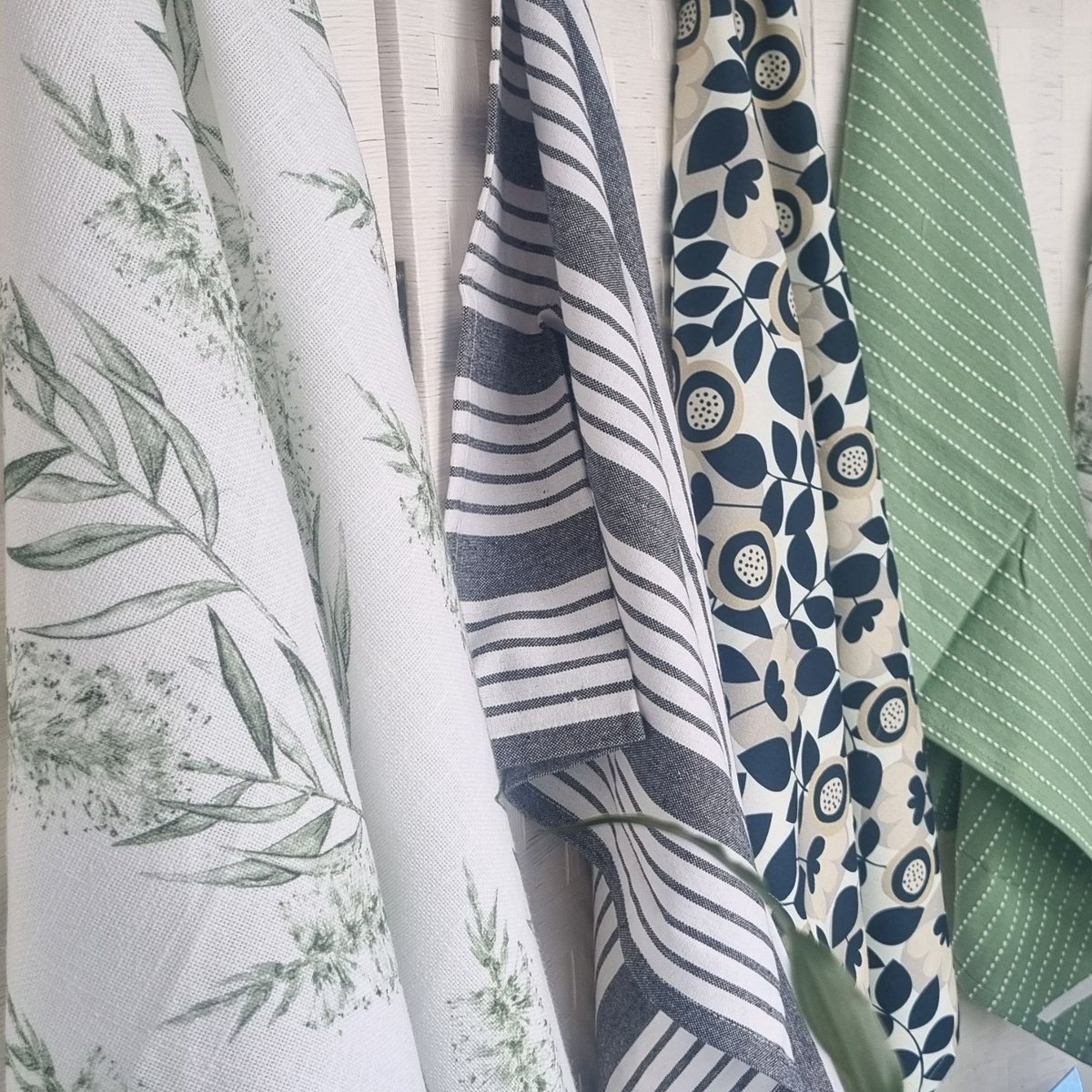 nilproducts's tweet photo. NZ made tea towels make a beautiful gift for Christmas. https://t.co/2D4Z0AybHz
