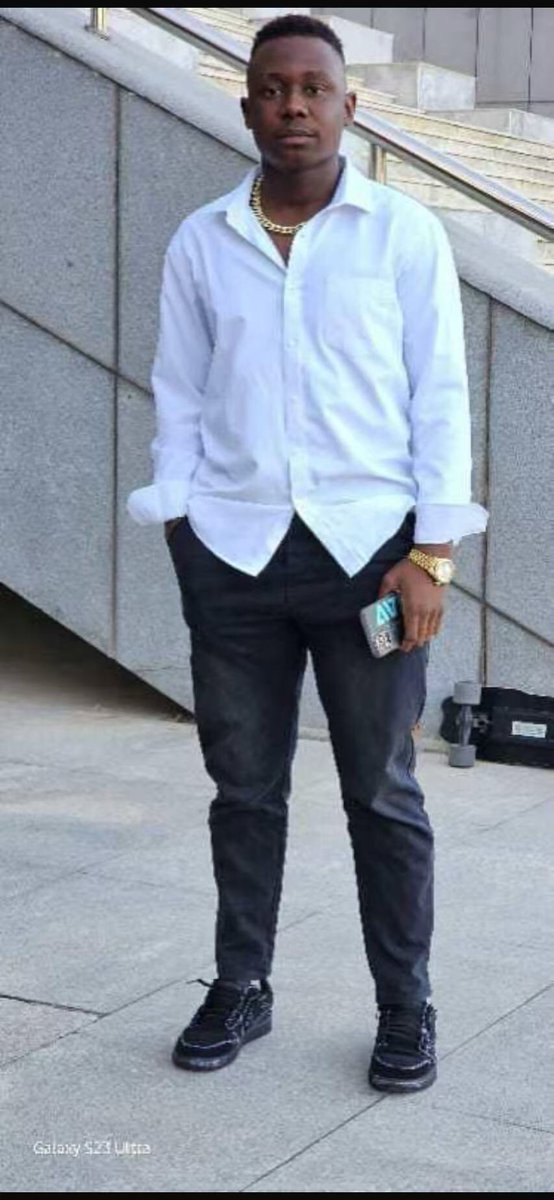 Anyone who knows relatives of this guy by the name of Tafadzwa Leithen Ngirazi .This guy is on death bed in China and none of his relatives are known or around.He is from Bulawayo. People with any leads please get in touch on 0717940183. Pass on to other Bulawayo groups. 🙏🏽