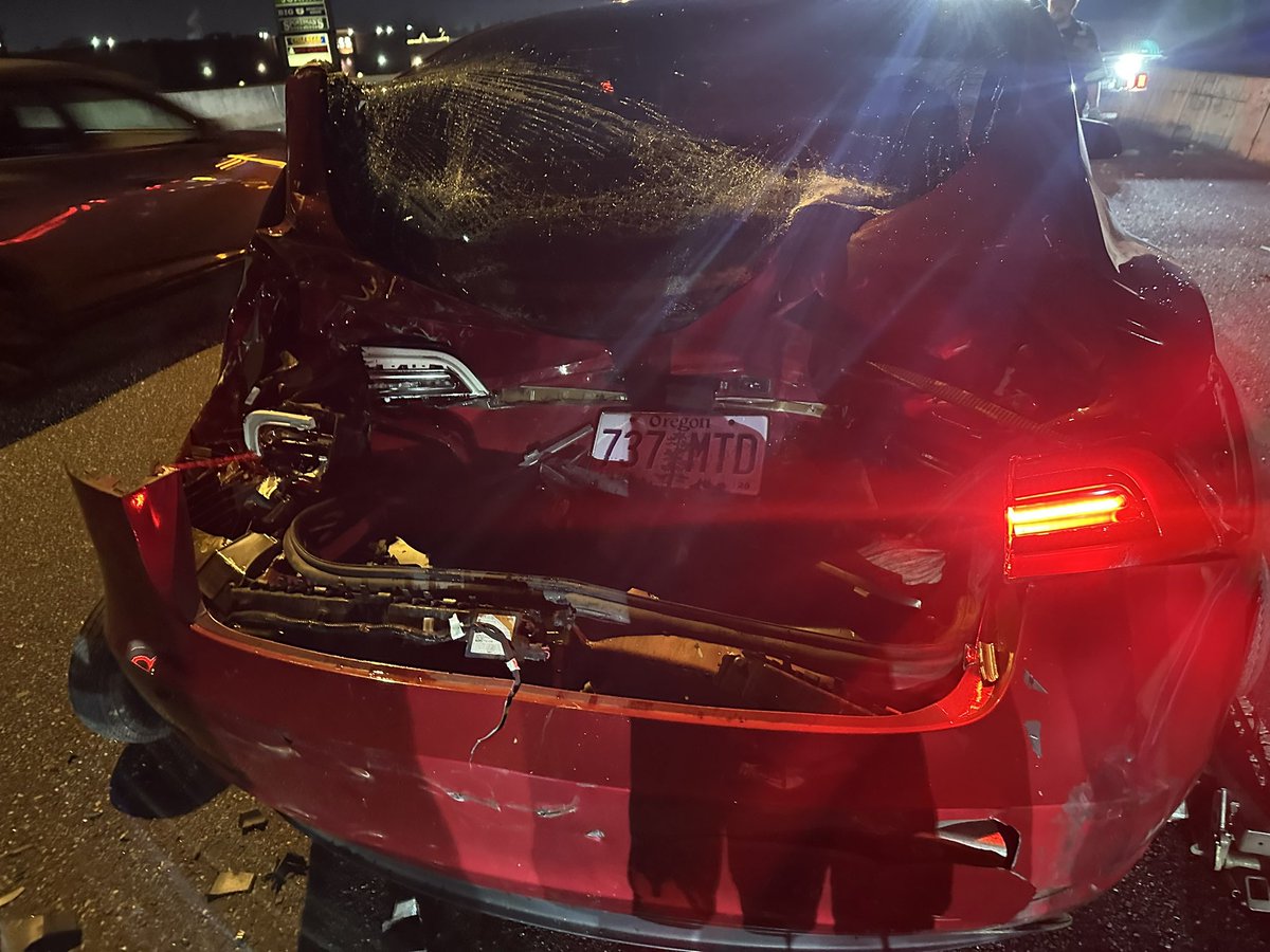 DanielInHeaven's tweet photo. @Tesla thanks for not letting me get murdered. https://t.co/C17XiN6Dhh