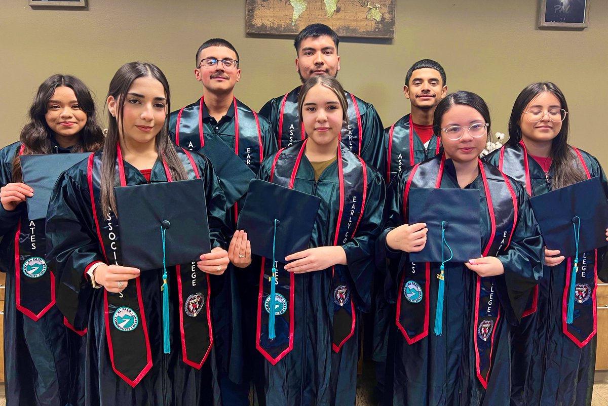 OteroElizabeth0's tweet image. T Minus 3 days until these scholarship walk that stage and receive their well earned Associates #TECHS