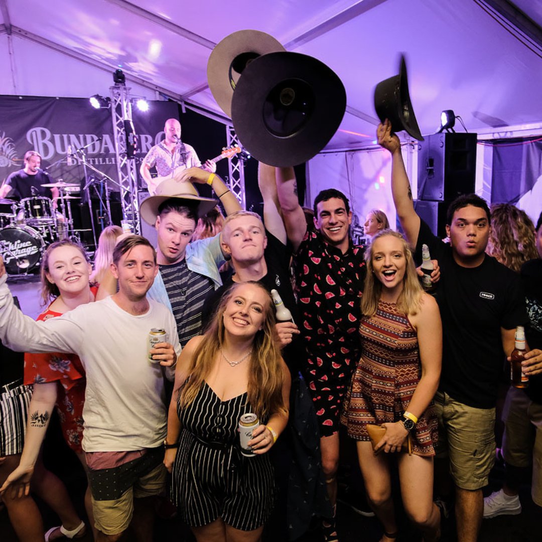 TCMF_Official's tweet photo. 🎤 10 days of music, partying &amp; epic vibes!

Tamworth is where legends are made &amp; memories are created.

Grab your mates and experience the Toyota Country Music Festival. 🎶🍻

📅 Book now: https://t.co/Nf3Kyx9iI0