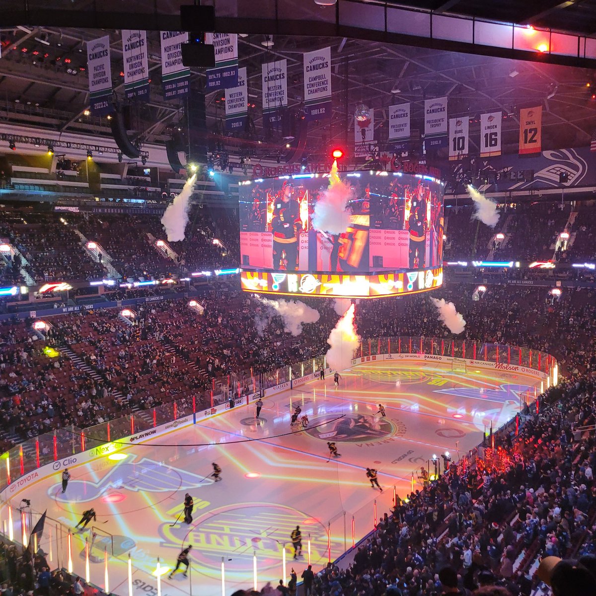 nicksterhann's tweet photo. Come on lads @Canucks @UKVanFan https://t.co/37cW0mHrbY