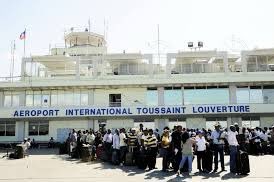 MARADIOFM's tweet photo. Le ministre @MTPTCE Raphaël Hosty a confirmé pour RFM que les vols commerciaux reprendront à partir de ce mercredi 11 décembre à l’aéroport international Toussaint Louverture.Le Ministre n’a pas donné des explications concernant les lignes aériennes prévues pour  ce 11 #RFMINFO https://t.co/zr7rxPwXVW