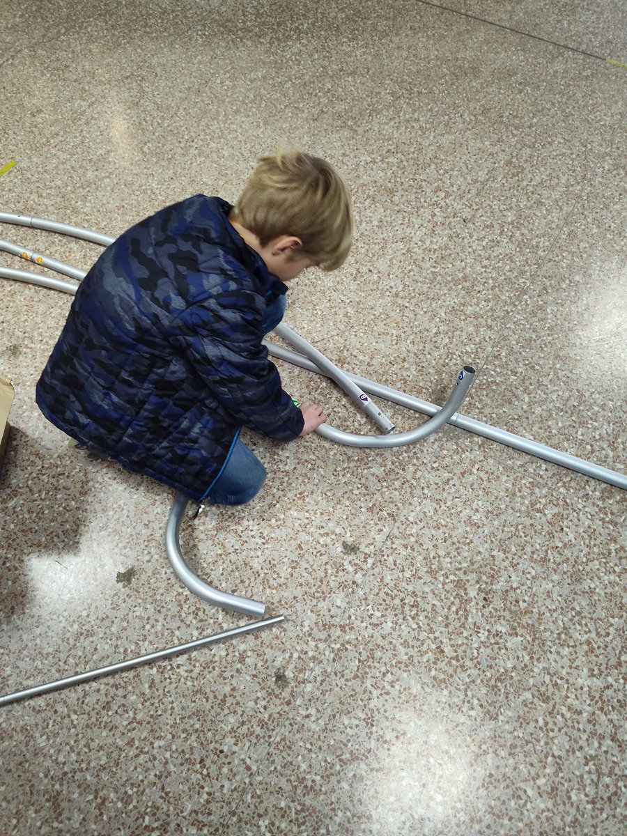 DoTradeshow's tweet photo. 🌟 Look at Alex go! 🚀 He’s tackling the set up of a 10 ft EZ Zip all on his own, and we couldn’t be more impressed! 🙌💪 Huge shoutout to him for his hard work and determination. Keep it up, buddy! 💥 #Teamwork #DIYHero #AlexInAction #EZZipChallenge https://t.co/rUCOMUI6Xl