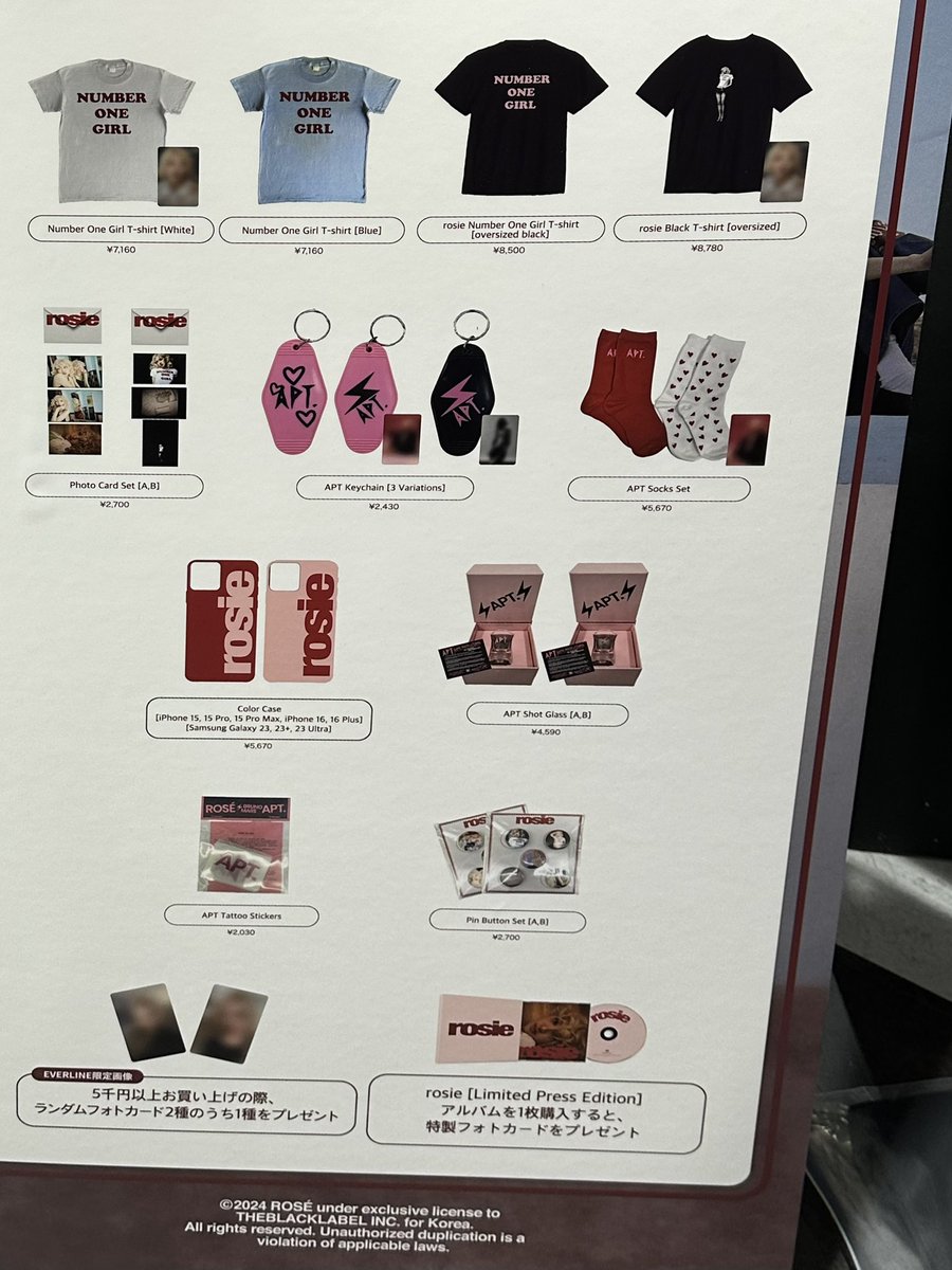 ロゼちゃんのポップアップストアの価格表です！！紙袋も有料でサイズを