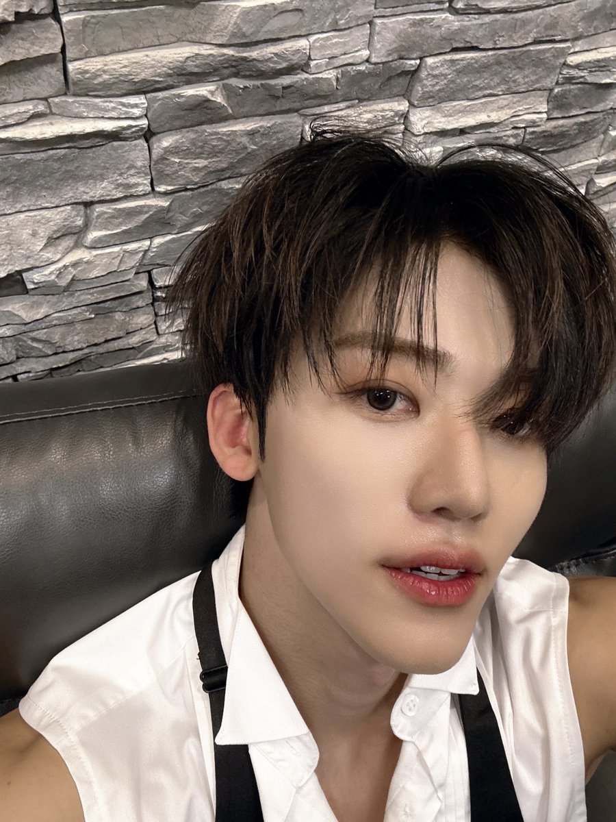 jaezeni's tweet photo. so handsome https://t.co/onCnuvIayX